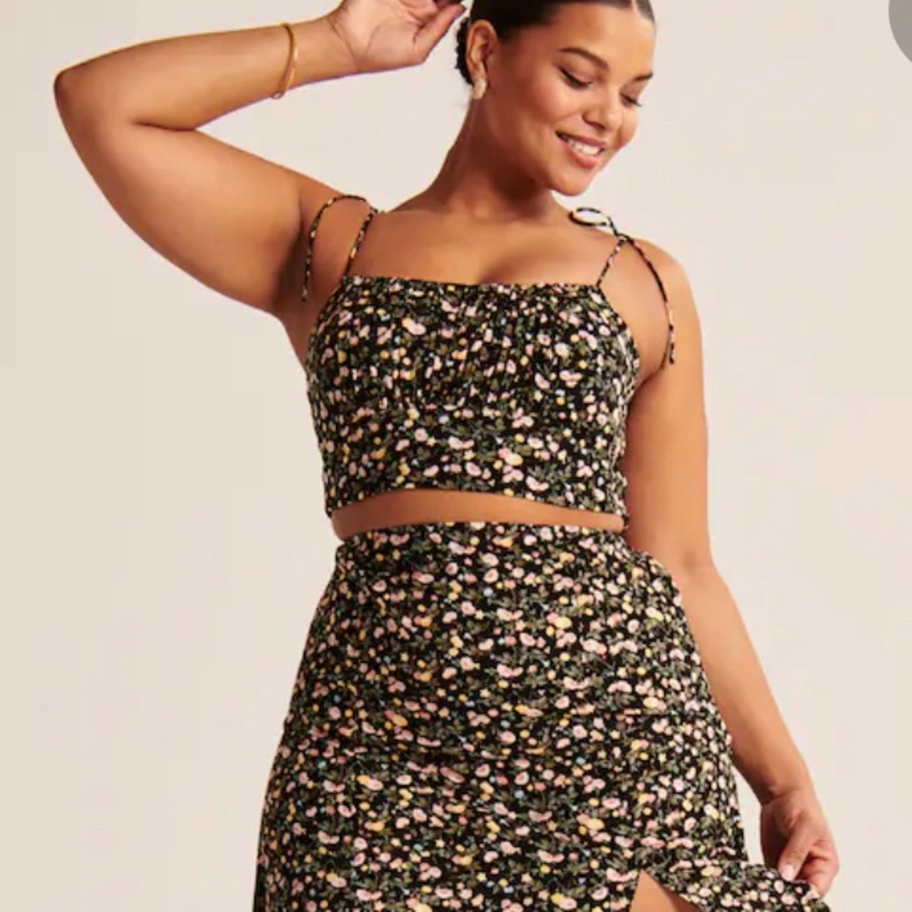 NWT Abercrombie cropped ruched cami